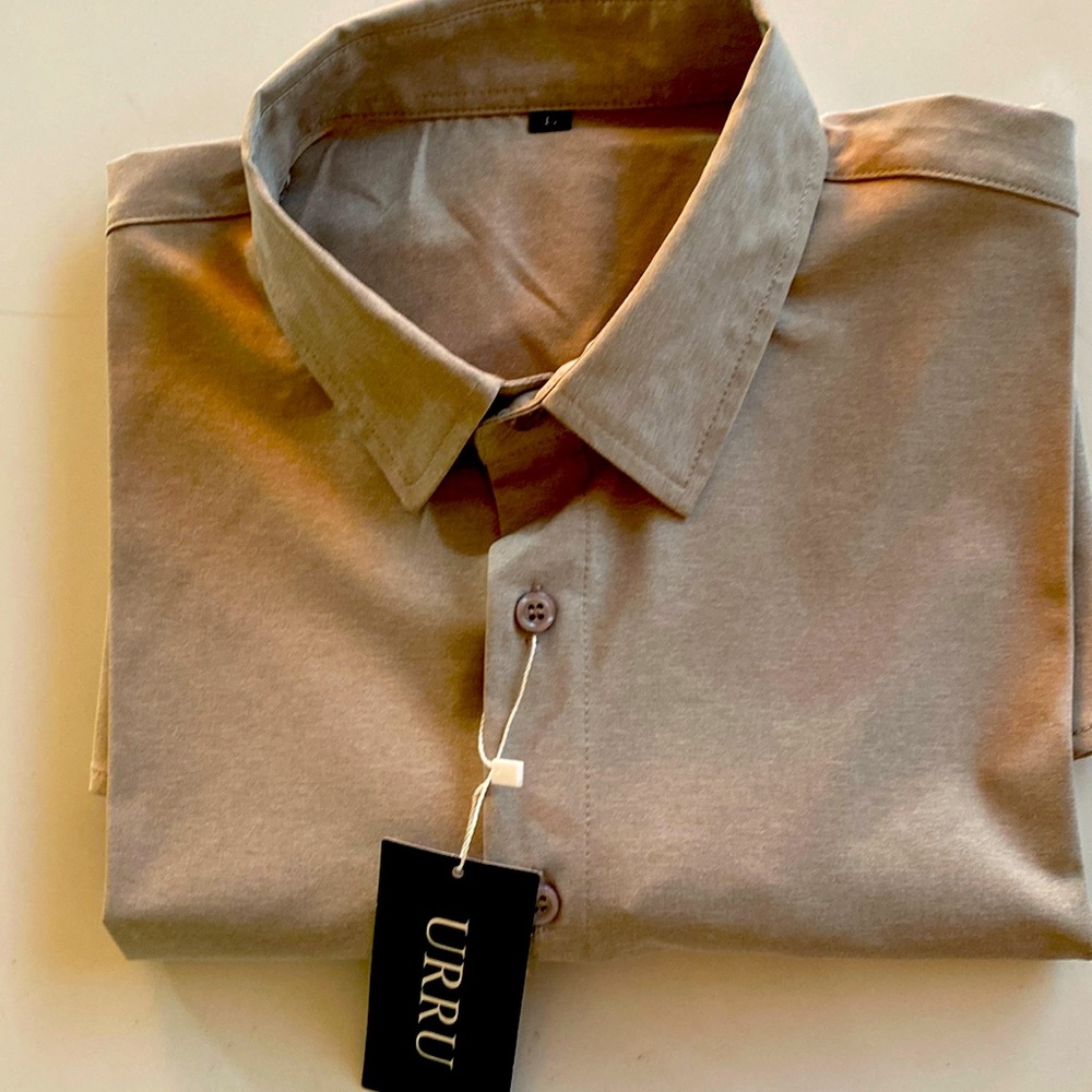 Man’s shirt shorts sleeve size L